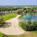 6 - Persoons Lakeside 15 *