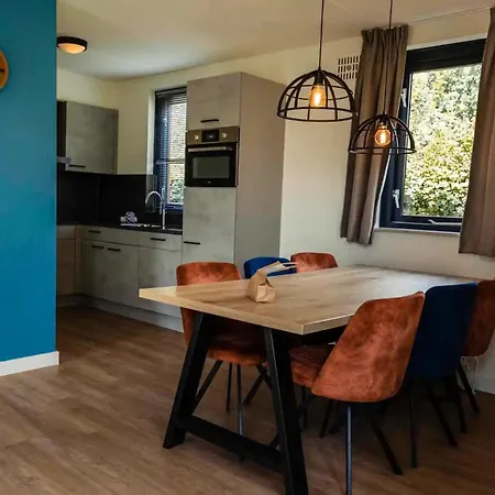 6 - Persoons Lakeside 15 Holiday home