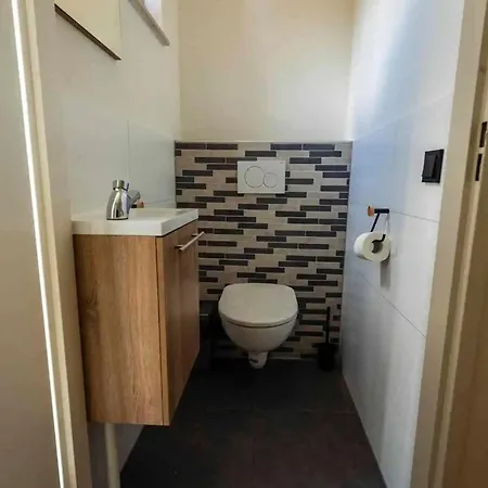 6 - Persoons Lakeside 15 Holiday home *