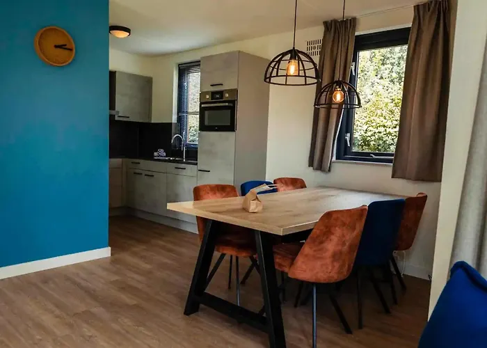 6 - Persoons Lakeside 15 Holiday home