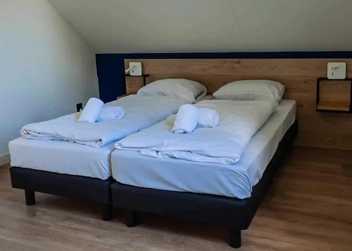 6 - Persoons Lakeside 15 Holiday home *