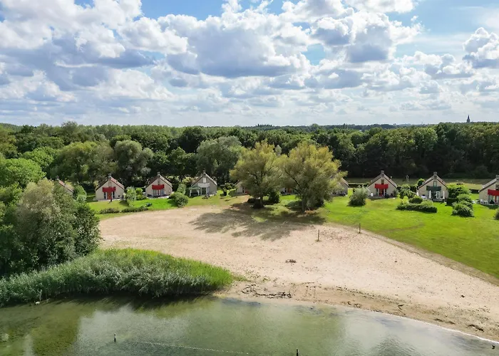 6 - Persoons Lakeside 15 Holiday home Ewijk